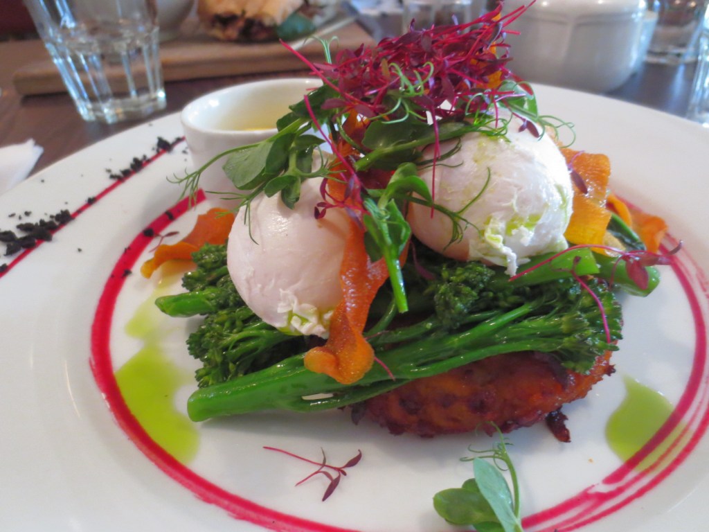 Brunching at Eden Bar &&nbsp;Grill